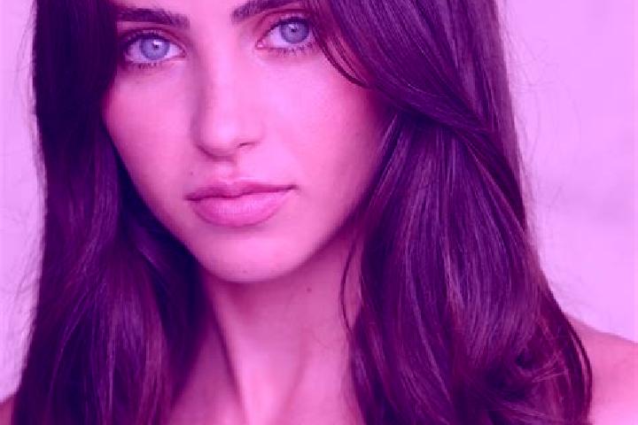 Lily, 27, a chestnut brown-eyed latina companion based in Campo Azul. Offering Erotic Massage, Travel Companion, 69, Massage. Available for incall and outcal...