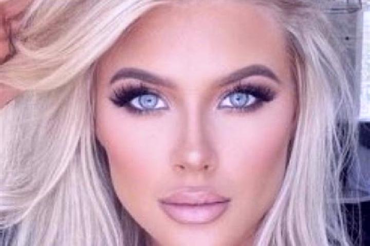 Lily, 27, a platinum blonde hazel-eyed european companion based in Galumpit. Offering Striptease, Massage, Dinner Date. Available for incall and outcall, ove...
