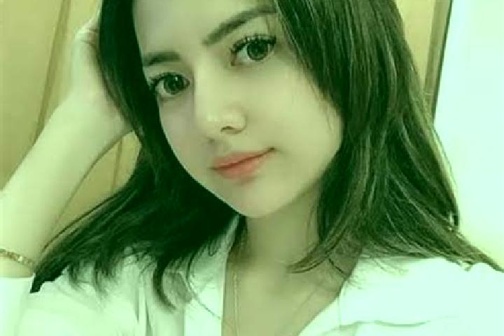 Lily, 27 — Escort in Cigorowong, Indonesia
