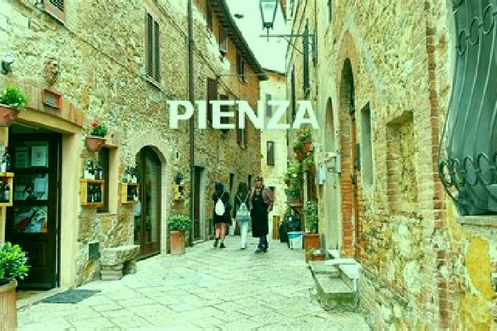 Lily, 27 — Escort in Murello, Italy