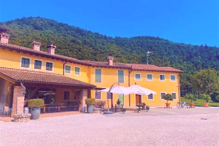 Lily, 28 — Escort in Cavaione, Italy