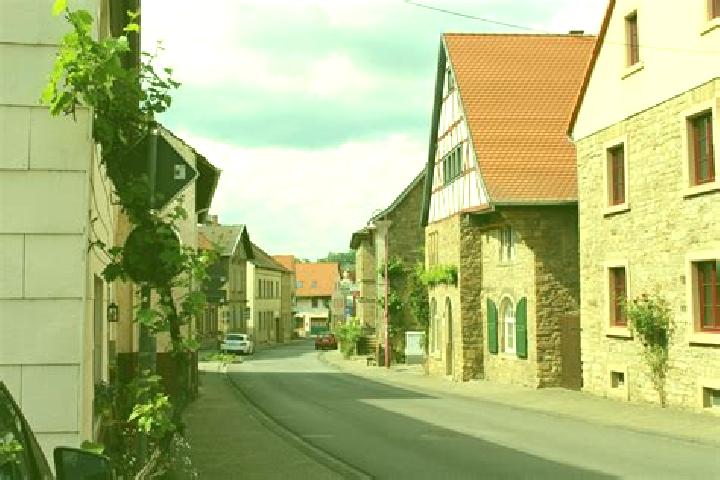 Lily, 28 — Escort in Gau-Odernheim, Germany