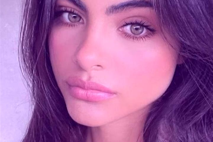 Lily, 29, a brunette green-eyed middle eastern companion based in Richmondville. Offering Striptease, Dinner Date, Duos. Available for incall and outcall, da...