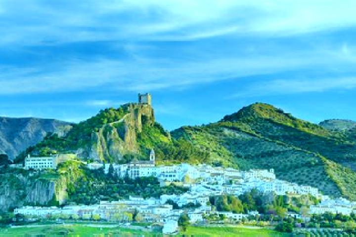 Lily, 29 — Escort in Higuera de la Sierra, Spain