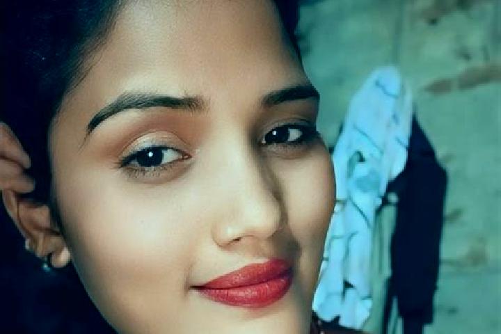 Lily, 29 — Escort in Kodarma, India