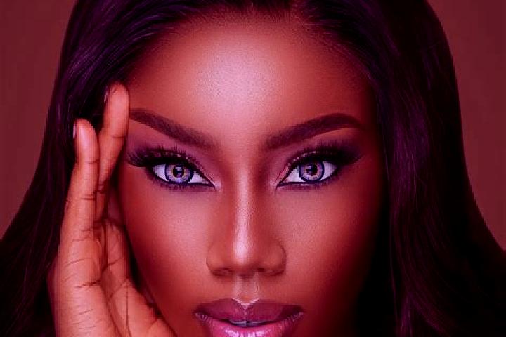 Lily, 30, a chestnut blue-eyed ebony companion based in Gohad. Offering Travel Companion, Tantra, Domination, BDSM, Couples. Available for incall and outcall...