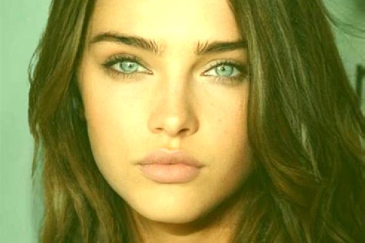 Lily, 30, a chestnut grey-eyed caucasian companion based in Yunlu. Offering 69, Party Girl. Available for incall and outcall, day and evening dates.