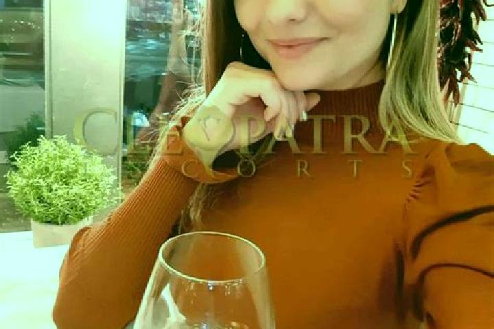 Lily, 31, a chestnut green-eyed mediterranean companion based in San Juan. Offering Erotic Massage, OWO, Domination, Dinner Date, CIM. Available for incall a...