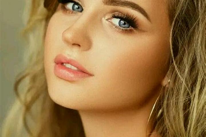 Lily, 31, a dark blonde blue-eyed european companion based in Adri. Offering Couples, Deep French Kissing, Overnight. Available for incall and outcall, overn...