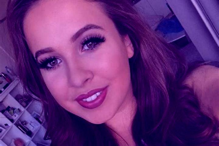 Lily, 32, a brunette grey-eyed caucasian companion based in At Tawilah. Offering Domination, Prostate Massage, Roleplay, Dinner Date. Available for incall an...