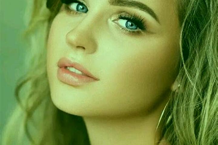 Lily, 32, a dark blonde blue-eyed mediterranean companion based in El Tio. Offering A-Level, 69, Party Girl. Available for incall and outcall, day and evenin...