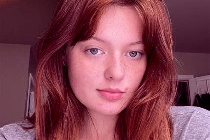 Lily, 32, a red green-eyed european companion based in Ameyugo. Offering 69, Fetish, Dinner Date. Available for incall and outcall, day and evening dates.