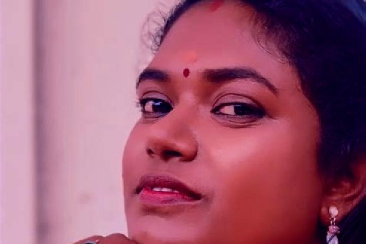 Lily, 32 — Escort in Muthukulam, India