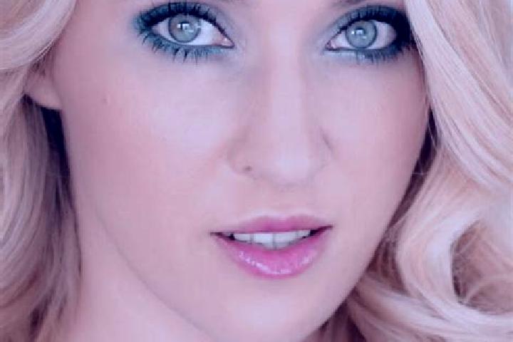 Lily, 33, a blonde green-eyed mixed companion based in Ping Shan. Offering Couples, Tantra, Striptease, Erotic Massage, Deep French Kissing. Available for in...