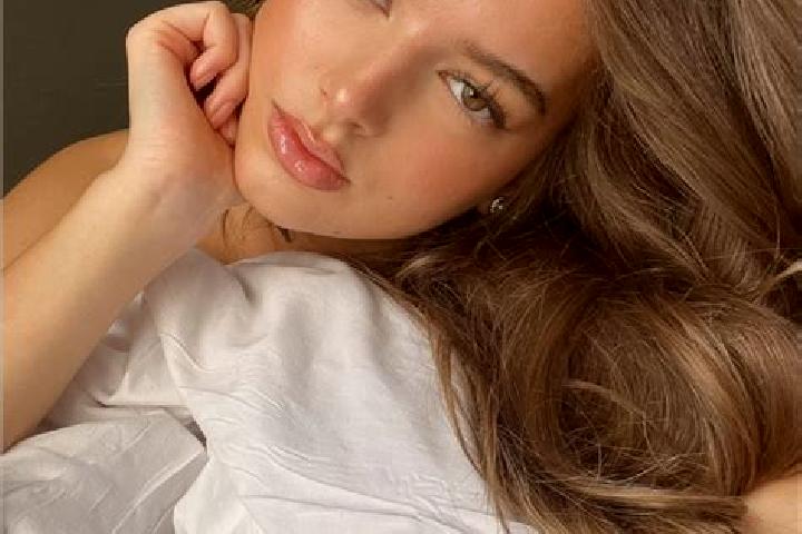 Lily, 33, a brunette hazel-eyed mediterranean companion based in Dyffryn Ardudwy. Offering Striptease, 69, Massage. Available for incall and outcall, overnig...