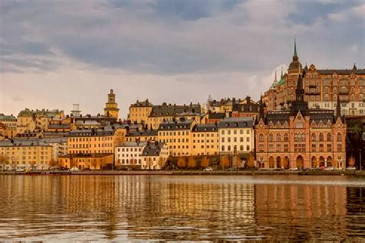 Lily, 33 — Escort in Bjoerboholm, Sweden