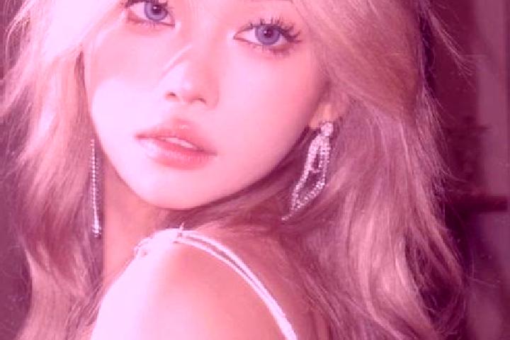 Lily, 34, a blonde amber-eyed asian companion based in Centennial Park. Offering Girlfriend Experience, Dinner Date, 69, Couples. Available for incall and ou...