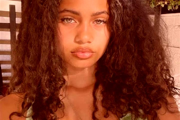Lily, 34, a red green-eyed mixed companion based in Chazey-sur-Ain. Offering Tantra, Roleplay, BDSM, Domination. Available for incall and outcall, day and ev...