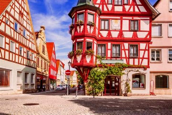 Lily, 34 — Escort in Creglingen, Germany