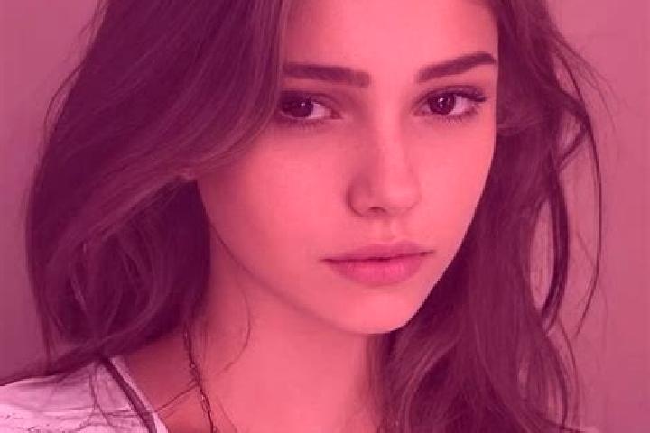 Lily, 35, a chestnut hazel-eyed slavic companion based in Berrigan. Offering Deep French Kissing, Massage. Available for incall and outcall, overnight bookin...