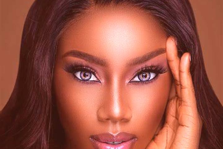 Lily, 36, a chestnut blue-eyed ebony companion based in Delemont. Offering A-Level, Duos, 69, Party Girl. Available for incall and outcall, overnight booking...
