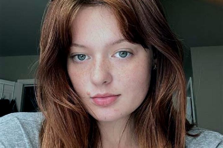 Lily, 37, a chestnut green-eyed caucasian companion based in Naives-Rosieres. Offering Couples, Massage, Striptease, Dinner Date. Available for incall and ou...