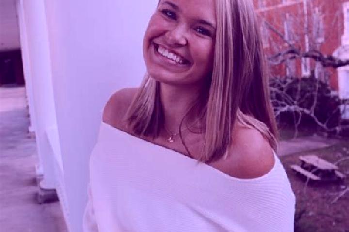 Lily, 37 — Escort in Farmville, United States