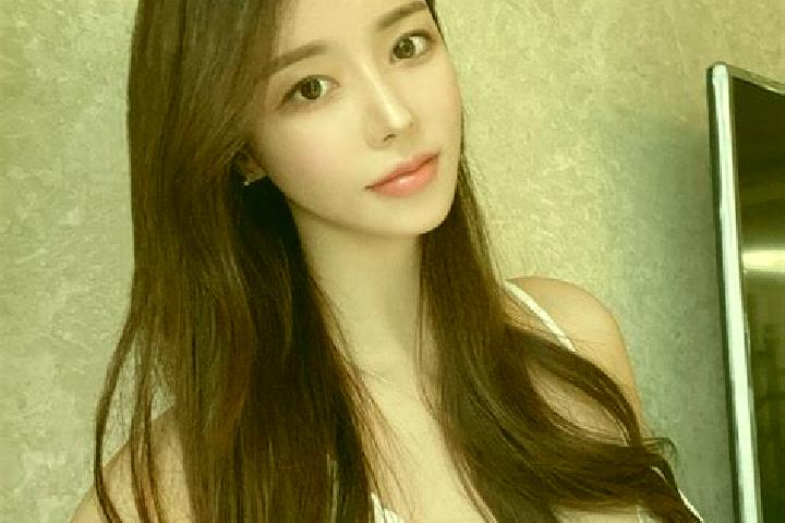 Lily, 37 — Escort in Zhuliang, China