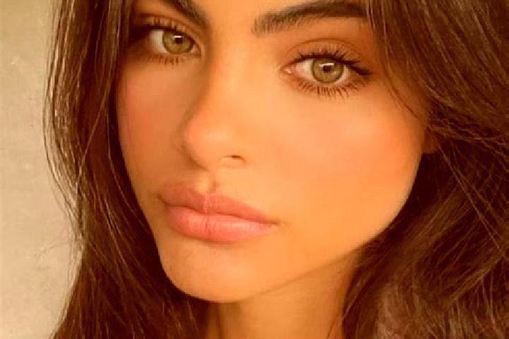 Lily, 39, a auburn dark-eyed indian companion based in Merriam. Offering Fetish, Deep French Kissing, Travel Companion. Available for incall and outcall, day...