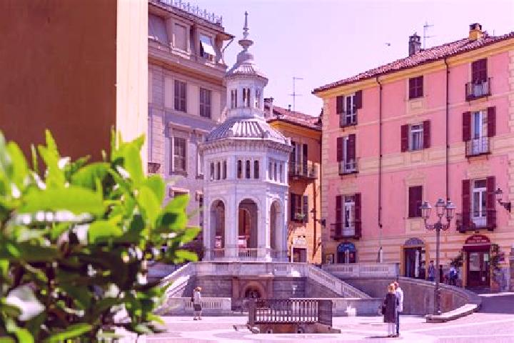 Lily, 39 — Escort in Belforte Monferrato, Italy
