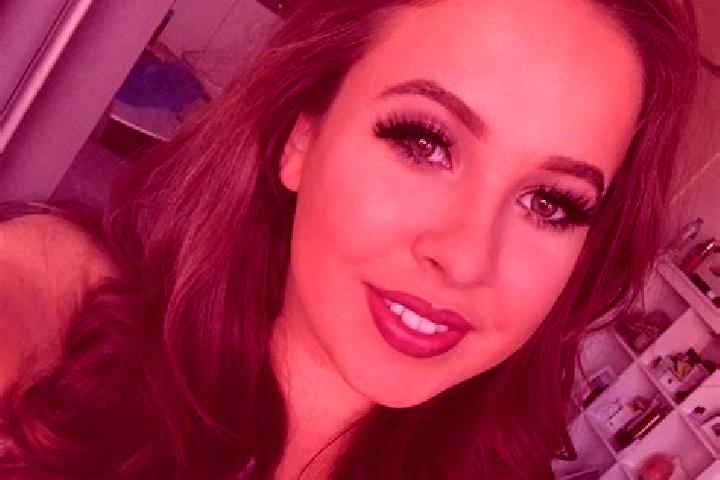 Lucy, 20, a dark blonde amber-eyed indian companion based in Moores Hill. Offering Striptease, Massage. Available for incall and outcall, overnight bookings ...