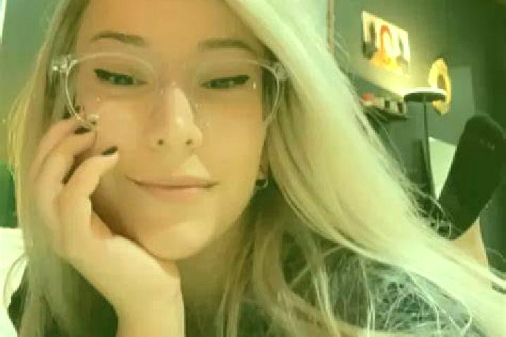 Lucy, 20, a platinum blonde amber-eyed indian companion based in Churriana de la Vega. Offering Overnight, Domination, Tantra. Available for incall and outca...