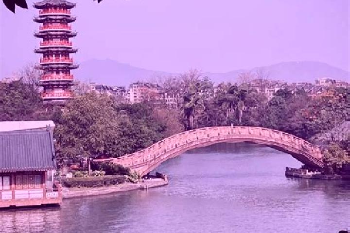 Lucy, 20 — Escort in Mulong, China