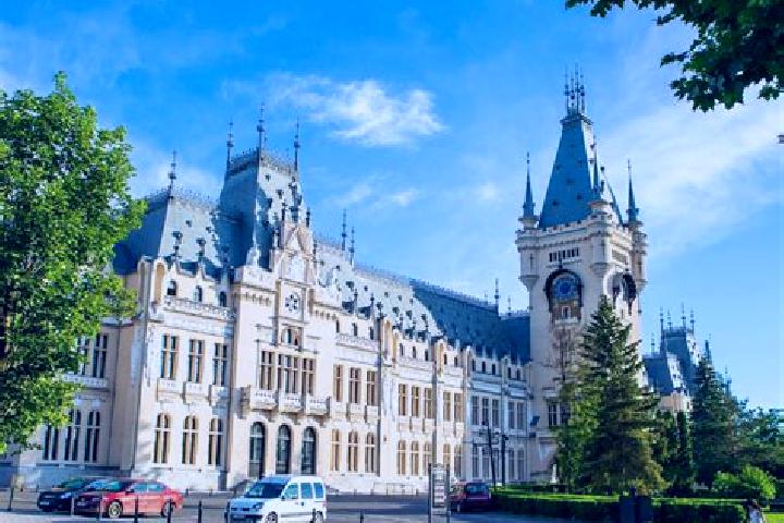 Lucy, 20 — Escort in Salajeni, Romania