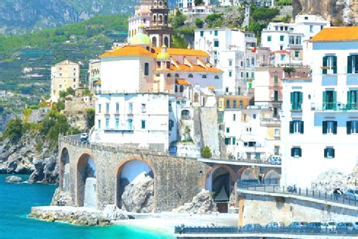 Lucy, 20 — Escort in Tresenda, Italy