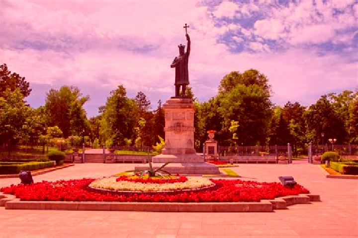 Lucy, 21 — Escort in Ialoveni, Moldova