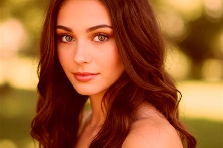 Lucy, 22, a brunette hazel-eyed latina companion based in Hollis. Offering Duos, Deep French Kissing, Erotic Massage, Prostate Massage. Available for incall ...