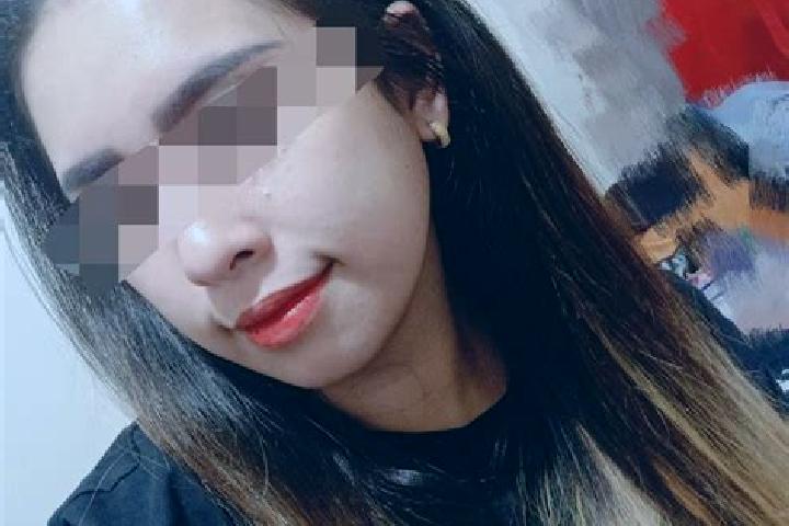 Lucy, 22, a red dark-eyed caribbean companion based in Muang Sanakham. Offering Fetish, Deep French Kissing, Erotic Massage, 69, Girlfriend Experience. Avail...