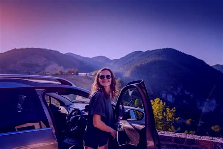 Lucy, 22 — Escort in Jachenau, Germany