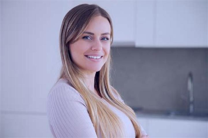 Lucy, 22 — Escort in Mieszka I, Poland