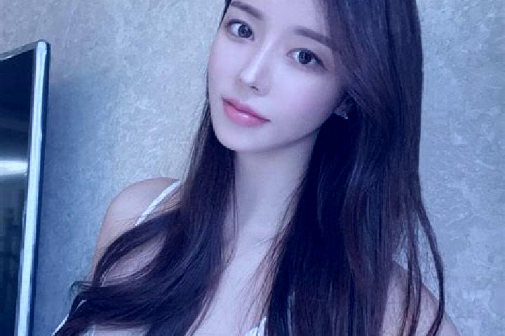 Lucy, 22 — Escort in Prioso Barat, Indonesia
