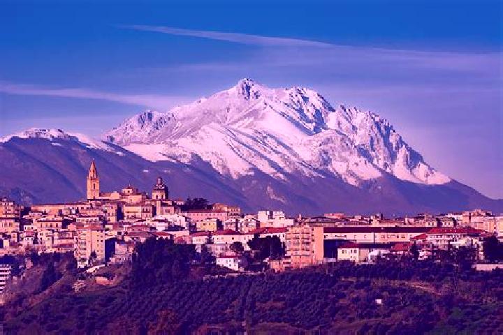Lucy, 23 — Escort in Caprara d Abruzzo, Italy