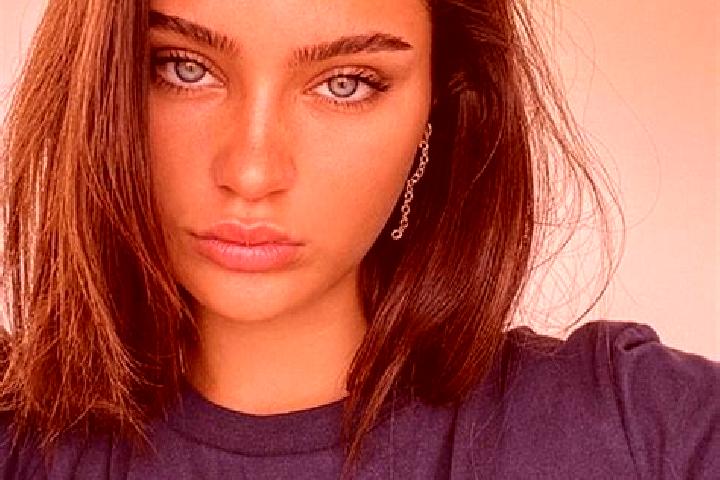 Lucy, 24, a brunette dark-eyed caucasian companion based in Raydah. Offering A-Level, Dinner Date, Erotic Massage, Tantra. Available for incall and outcall, ...