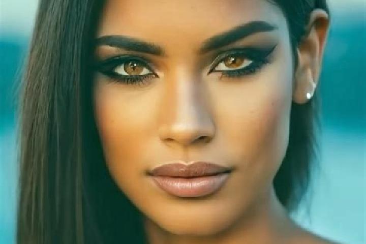 Lucy, 24, a dark blonde green-eyed latina companion based in Pul-e Hisar. Offering Couples, Striptease, Erotic Massage. Available for incall and outcall, day...