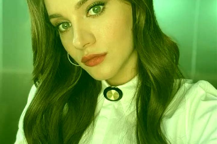 Lucy, 24 — Escort in Bereni, Romania
