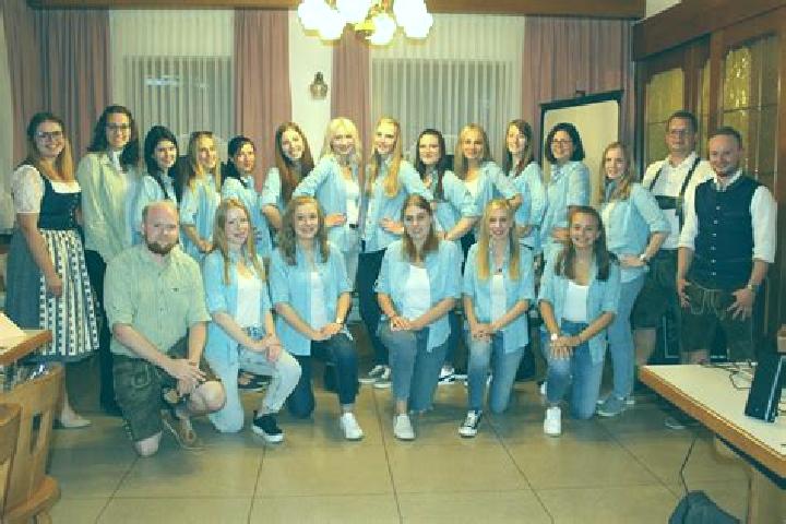 Lucy, 24 — Escort in Raach am Hochgebirge, Austria