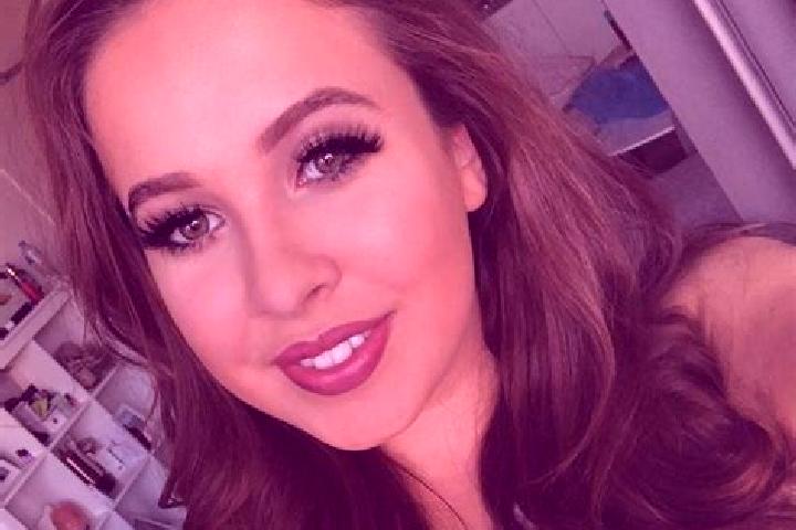 Lucy, 25, a auburn brown-eyed caribbean companion based in Uerkheim. Offering Massage, Fetish, Prostate Massage. Available for incall and outcall, day and ev...