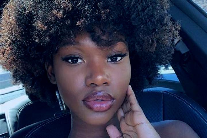 Lucy, 25, a black brown-eyed ebony companion based in Vagney. Offering Duos, OWO, Tantra, Fetish. Available for incall and outcall, day and evening dates.