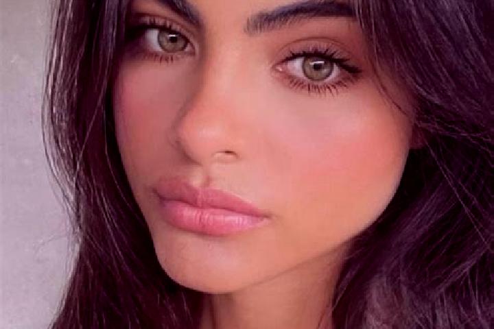 Lucy, 25, a brunette green-eyed caucasian companion based in Sarule. Offering Domination, OWO, Massage, Deep French Kissing. Available for incall and outcall...