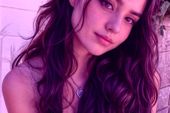 Lucy, 25, a brunette hazel-eyed caribbean companion based in Buchel. Offering Party Girl, Duos, Erotic Massage. Available for incall and outcall, day and eve...